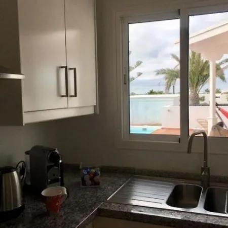 Feriehus Spacious Holiday In Teguise With Swimming Pool